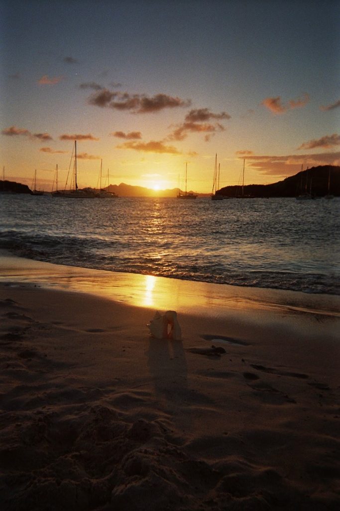 caraibes-janv-2008-bequia-night-plage