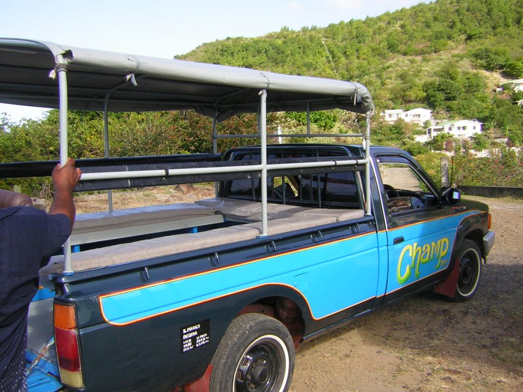 caraibes-janv2008-bus-local-bequia-decouverte-ile