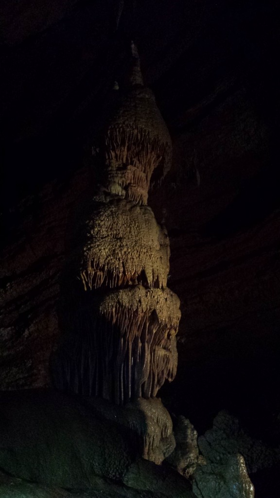 bivouac-grotte-trabuc-stalagmite