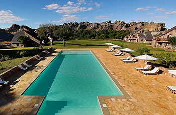 isalo-piscine-jardin-du-roy