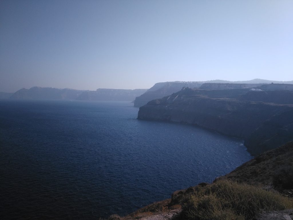 cata-ete-2016-cyclades-falaises-santorin