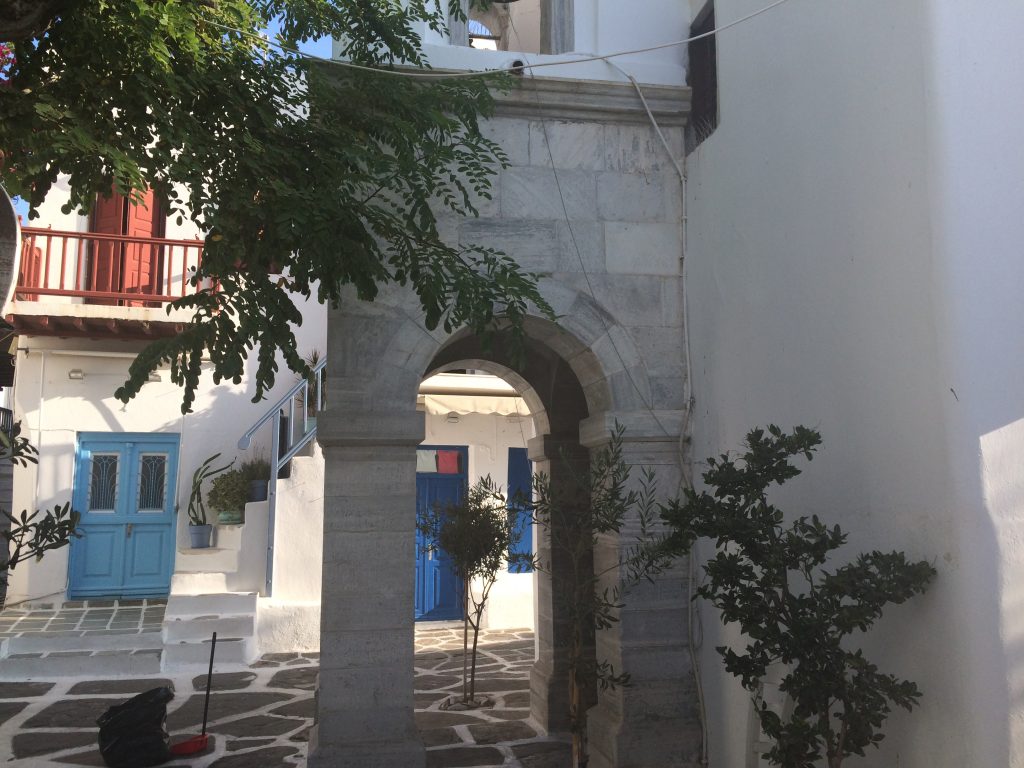 cata-ete-2016-mykonos-chapelle