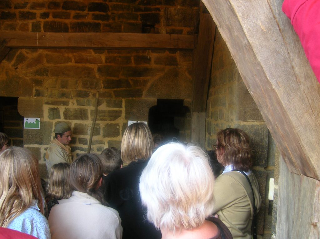 2009-mai-visite-logis-guedelon-MFV